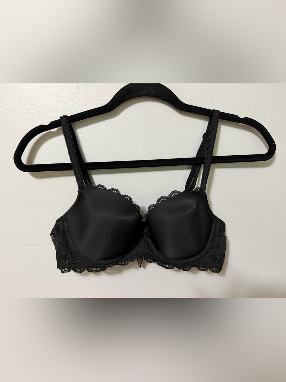 Victoria’s Secret Black Lace Push Up Bra 34C Demi Lined